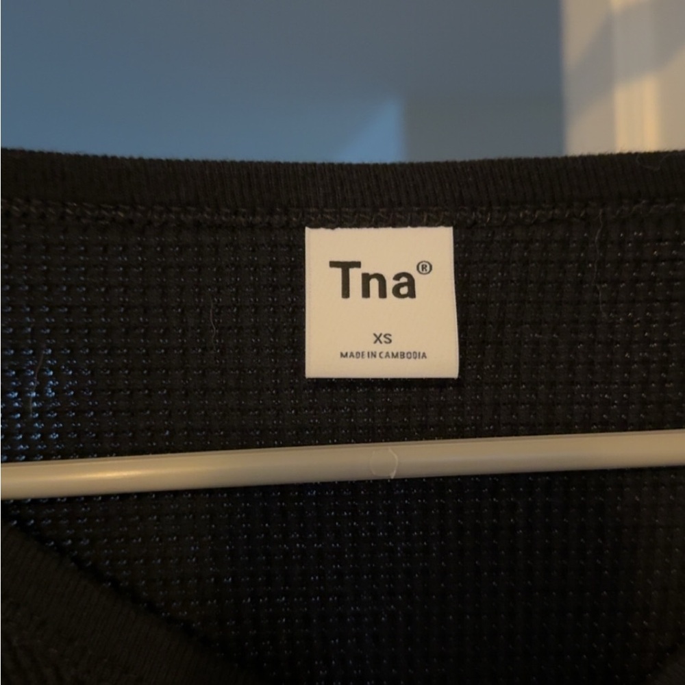 TNA Black Textured Knit Top - Picture 2 of 2